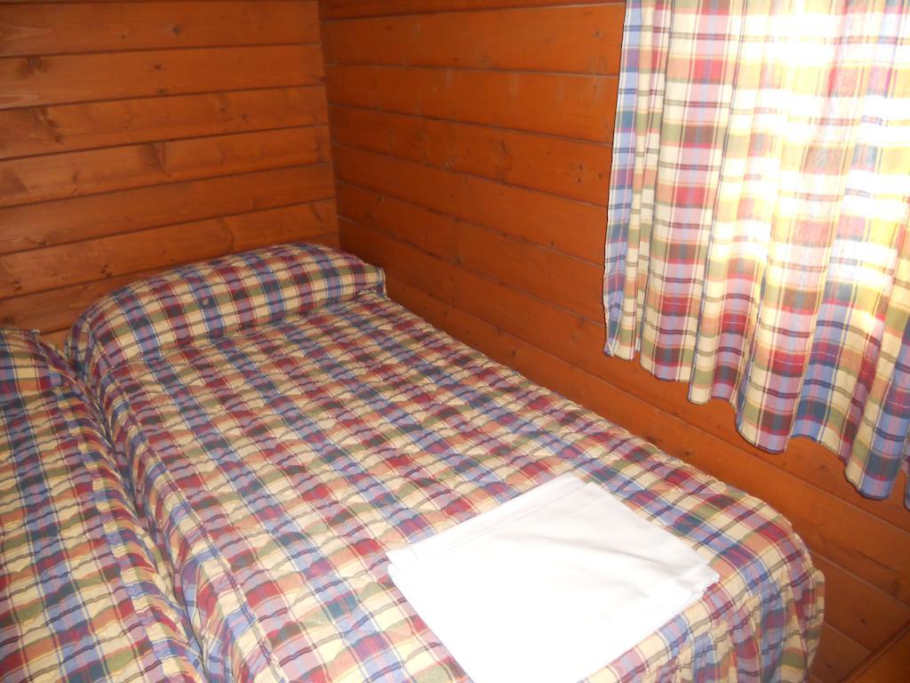 Camping Fuente De Piedra Fuente de Piedra Quarto foto