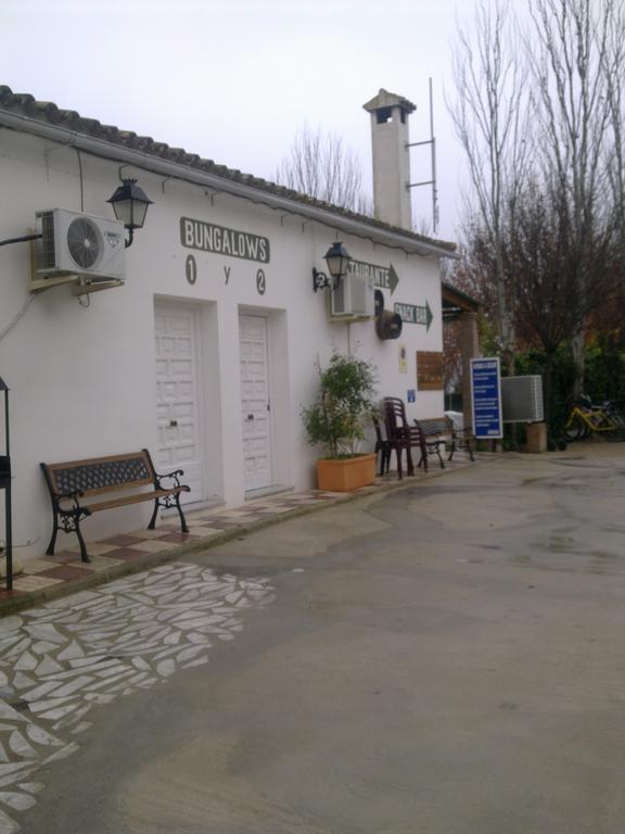 Camping Fuente De Piedra Fuente de Piedra Exterior foto
