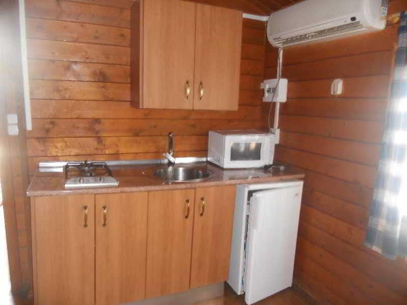 Camping Fuente De Piedra Fuente de Piedra Exterior foto